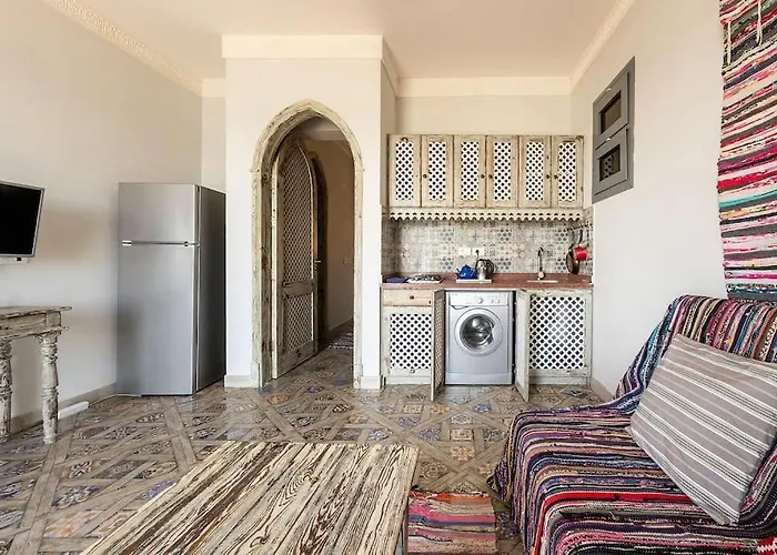 First Line With Panoramic Sea View Balcony شقة *